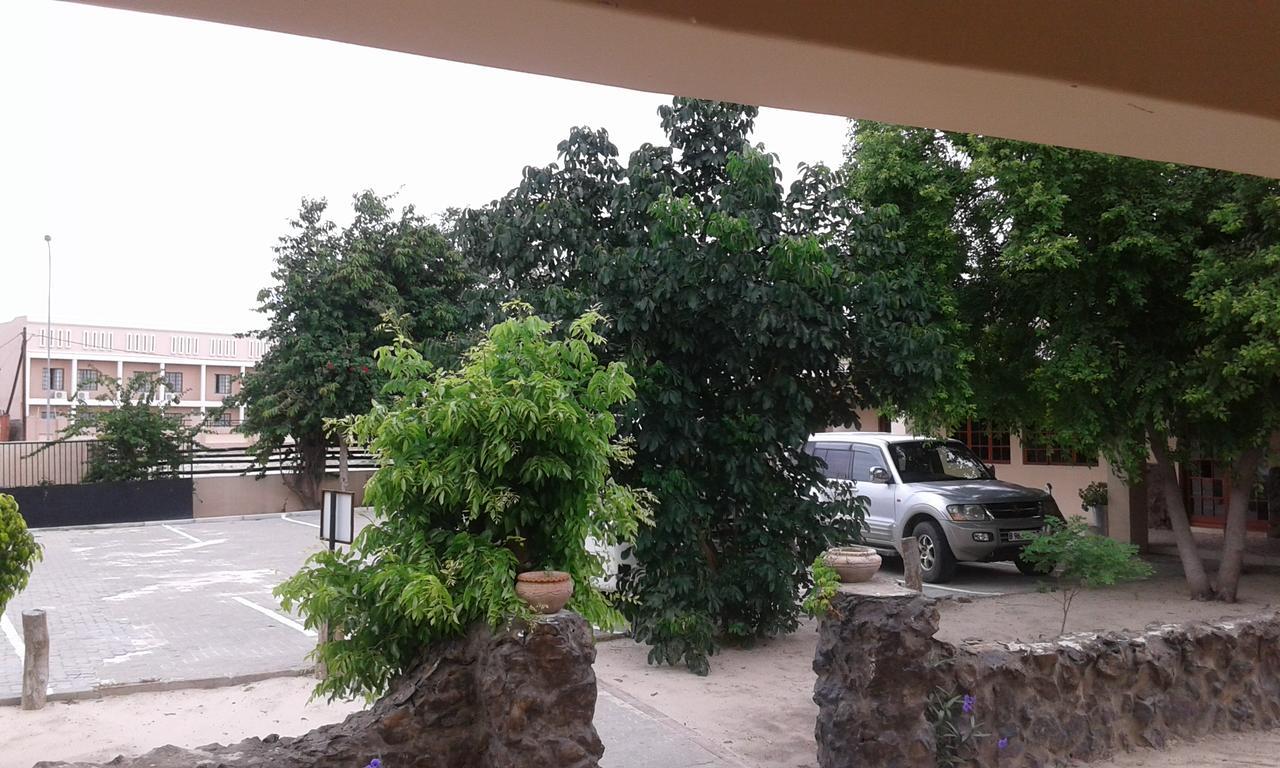 Larissa Hotel Maun Exterior foto